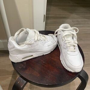 Nike Air Max Girls white sneakers 1.5